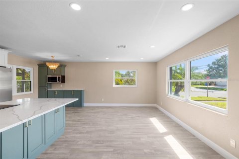Casa en venta en Saint Petersburg, Florida, 3 dormitorios, 127.55 m2 № 1907823 - foto 7