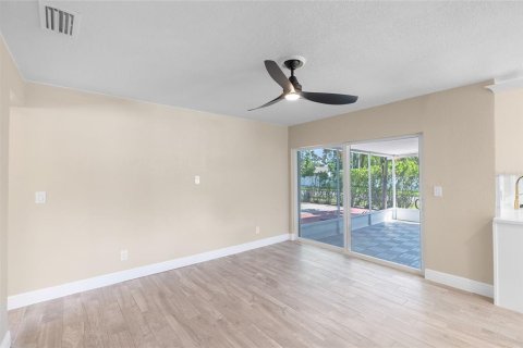 Casa en venta en Saint Petersburg, Florida, 3 dormitorios, 127.55 m2 № 1907823 - foto 13