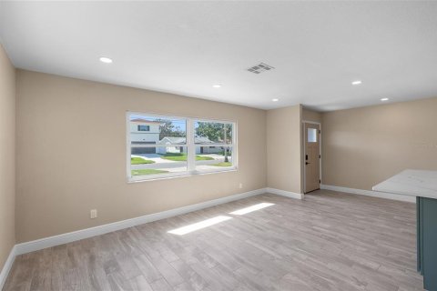 Casa en venta en Saint Petersburg, Florida, 3 dormitorios, 127.55 m2 № 1907823 - foto 6