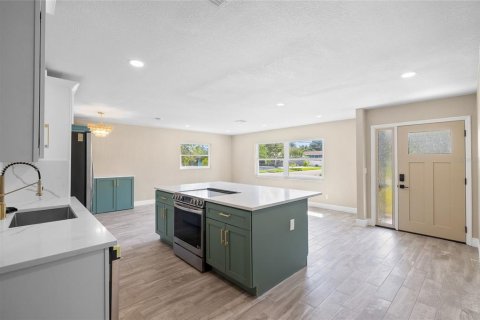 Casa en venta en Saint Petersburg, Florida, 3 dormitorios, 127.55 m2 № 1907823 - foto 5