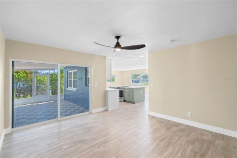 Casa en venta en Saint Petersburg, Florida, 3 dormitorios, 127.55 m2 № 1907823 - foto 27