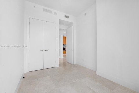 Copropriété à vendre à Miami, Floride: 2 chambres, 109.53 m2 № 2242716 - photo 11