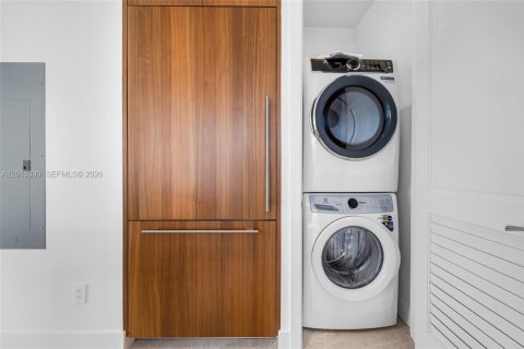 Copropriété à vendre à Miami, Floride: 2 chambres, 109.53 m2 № 2242716 - photo 25