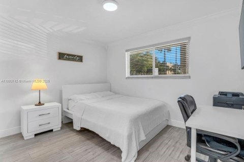 Condo in Sunrise, Florida, 2 bedrooms  № 1945365 - photo 17