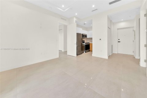 Снять в аренду квартиру в Майами, Флорида 2 спальни, 74.32м2, № 1947032 - фото 21