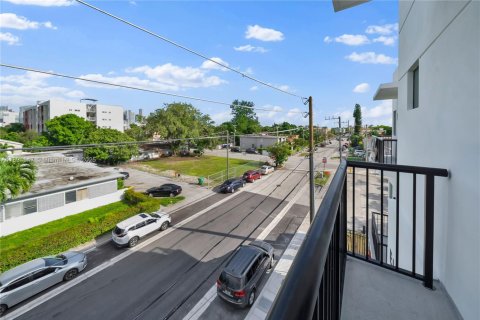 Снять в аренду квартиру в Майами, Флорида 2 спальни, 74.32м2, № 1947032 - фото 6