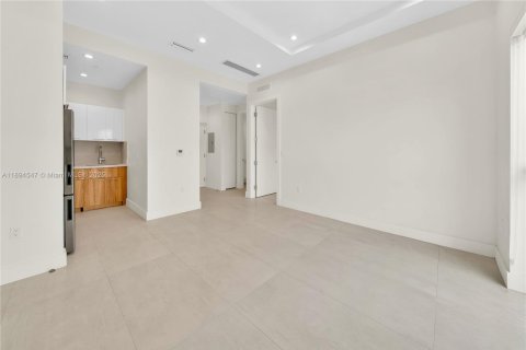 Снять в аренду квартиру в Майами, Флорида 2 спальни, 74.32м2, № 1947032 - фото 11