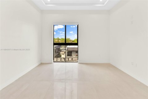 Снять в аренду квартиру в Майами, Флорида 2 спальни, 74.32м2, № 1947032 - фото 18