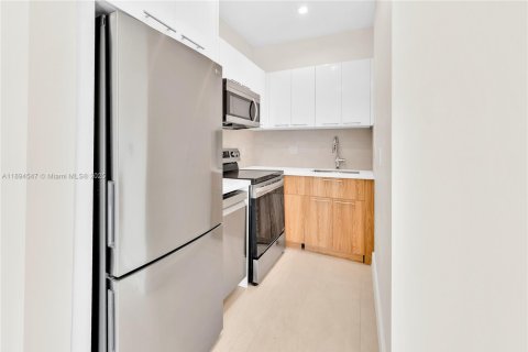 Снять в аренду квартиру в Майами, Флорида 2 спальни, 74.32м2, № 1947032 - фото 19