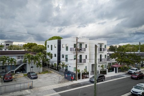 Снять в аренду квартиру в Майами, Флорида 2 спальни, 74.32м2, № 1947032 - фото 26