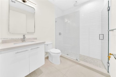 Снять в аренду квартиру в Майами, Флорида 2 спальни, 74.32м2, № 1947032 - фото 23