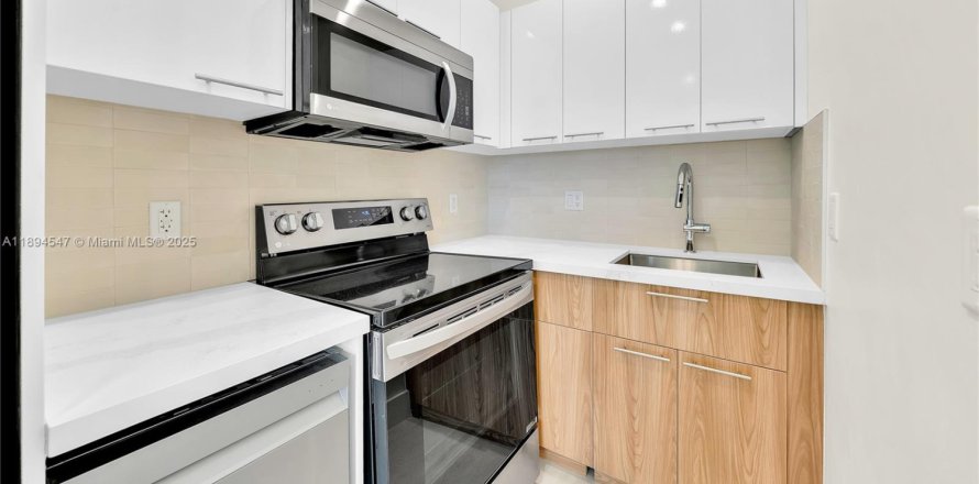 Квартира в Майами, Флорида 2 спальни, 74.32м2 № 1947032