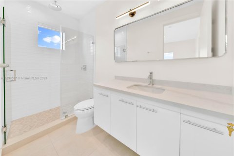 Снять в аренду квартиру в Майами, Флорида 2 спальни, 74.32м2, № 1947032 - фото 3