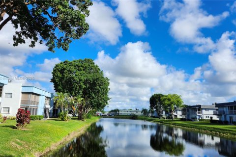 Condo in Delray Beach, Florida, 2 bedrooms  № 1953357 - photo 22