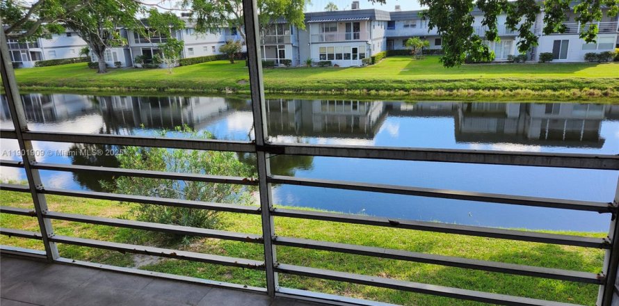 Condo in Delray Beach, Florida, 2 bedrooms  № 1953357