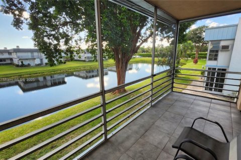 Condo in Delray Beach, Florida, 2 bedrooms  № 1953357 - photo 13