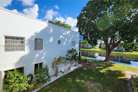 Condo in Delray Beach, Florida, 2 bedrooms  № 1953357 - photo 18
