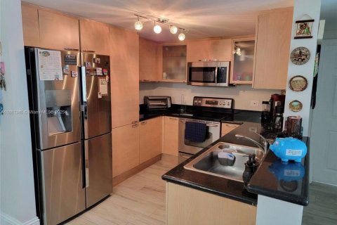 Condominio en alquiler en Hollywood, Florida, 3 dormitorios, 137.68 m2 № 1924871 - foto 5