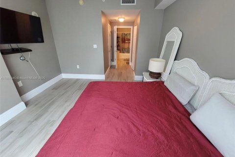 Condominio en alquiler en Hollywood, Florida, 3 dormitorios, 137.68 m2 № 1924871 - foto 17