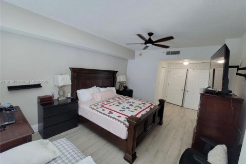 Condominio en alquiler en Hollywood, Florida, 3 dormitorios, 137.68 m2 № 1924871 - foto 8