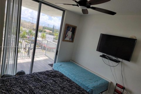 Condominio en alquiler en Hollywood, Florida, 3 dormitorios, 137.68 m2 № 1924871 - foto 15