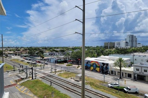 Condominio en alquiler en Hollywood, Florida, 3 dormitorios, 137.68 m2 № 1924871 - foto 23