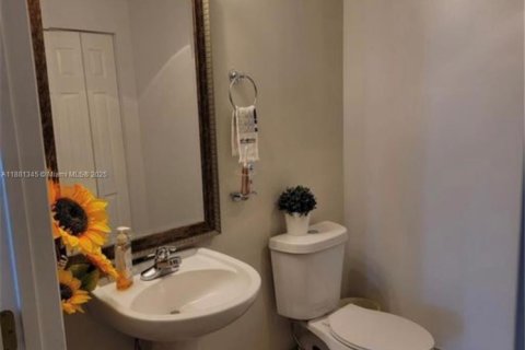 Condominio en alquiler en Hollywood, Florida, 3 dormitorios, 137.68 m2 № 1924871 - foto 7