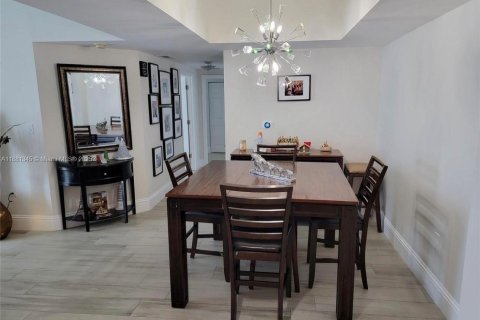 Condominio en alquiler en Hollywood, Florida, 3 dormitorios, 137.68 m2 № 1924871 - foto 4