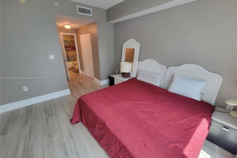 Condominio en alquiler en Hollywood, Florida, 3 dormitorios, 137.68 m2 № 1924871 - foto 18