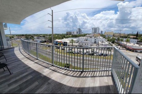 Condominio en alquiler en Hollywood, Florida, 3 dormitorios, 137.68 m2 № 1924871 - foto 22