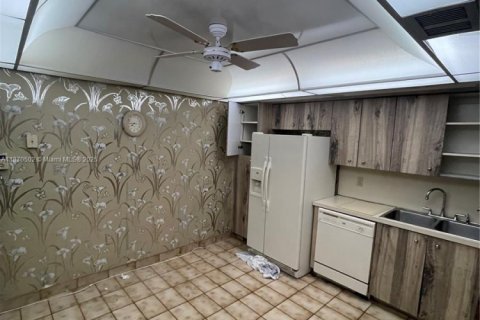 Copropriété à vendre à Hollywood, Floride: 2 chambres, 165.83 m2 № 2018477 - photo 14