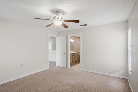 House in Orange City, Florida 4 bedrooms, 166.02 sq.m. № 2216870 - photo 22
