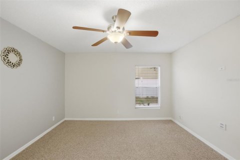 House in Orange City, Florida 4 bedrooms, 166.02 sq.m. № 2216870 - photo 20