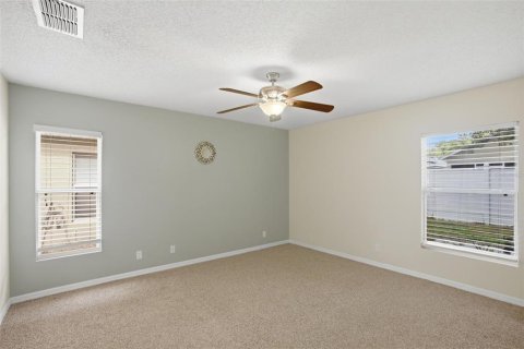 House in Orange City, Florida 4 bedrooms, 166.02 sq.m. № 2216870 - photo 17