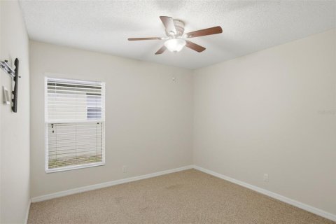 House in Orange City, Florida 4 bedrooms, 166.02 sq.m. № 2216870 - photo 15
