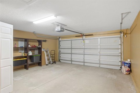 House in Orange City, Florida 4 bedrooms, 166.02 sq.m. № 2216870 - photo 24