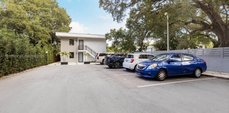 Casa en Miami, Florida 2 dormitorios, 486.71 m2 № 1994882