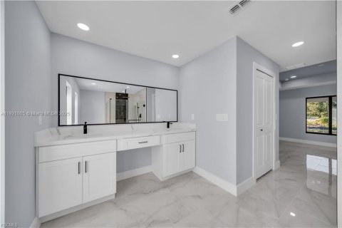 Купить виллу или дом в Лихай-Эйкерс, Флорида 3 спальни, 151.34м2, № 2018410 - фото 19