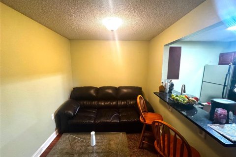 Condo in Orlando, Florida, 4 bedrooms  № 1906214 - photo 3