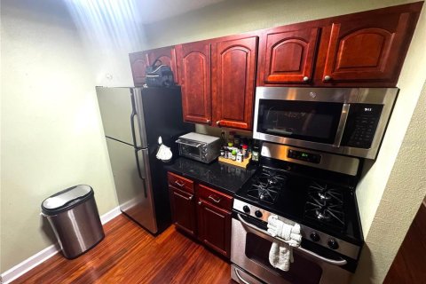 Condo in Orlando, Florida, 4 bedrooms  № 1906214 - photo 6