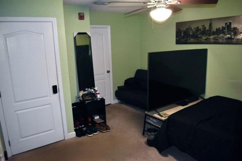 Condo in Orlando, Florida, 4 bedrooms  № 1906214 - photo 16
