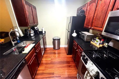Condo in Orlando, Florida, 4 bedrooms  № 1906214 - photo 7