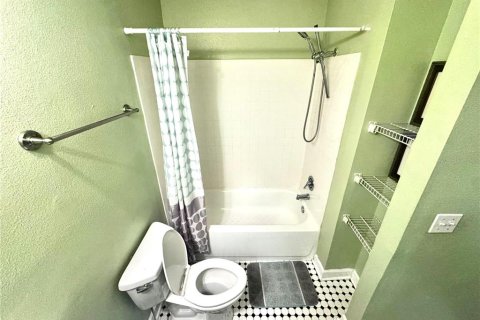 Condo in Orlando, Florida, 4 bedrooms  № 1906214 - photo 14