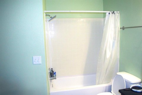 Condo in Orlando, Florida, 4 bedrooms  № 1906214 - photo 12