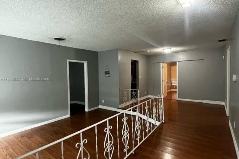 Casa en alquiler en Lauderdale Lakes, Florida, 6 dormitorios, 171.22 m2 № 2058688 - foto 7