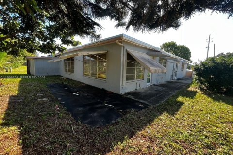 Casa en alquiler en Lauderdale Lakes, Florida, 6 dormitorios, 171.22 m2 № 2058688 - foto 3