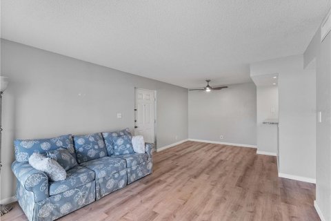 Condominio en venta en Port Charlotte, Florida, 2 dormitorios, 83.52 m2 № 1832753 - foto 6