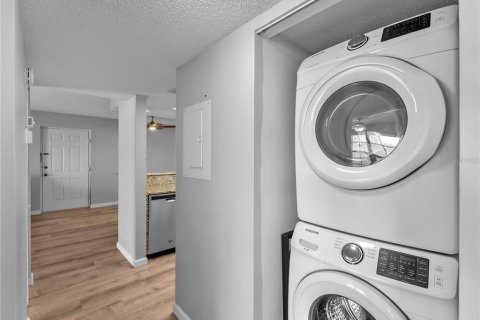 Condominio en venta en Port Charlotte, Florida, 2 dormitorios, 83.52 m2 № 1832753 - foto 11