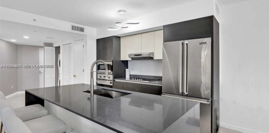 Condo à Bay Harbor Islands, Floride, 2 chambres  № 2001607