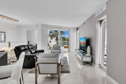 Copropriété à vendre à Bay Harbor Islands, Floride: 2 chambres, 106.09 m2 № 2001607 - photo 10